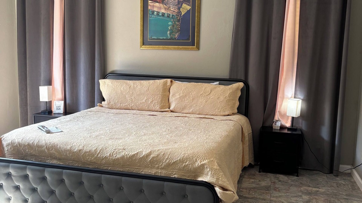 Norman Bed & Breakfast | Hillside at Whispering Pines