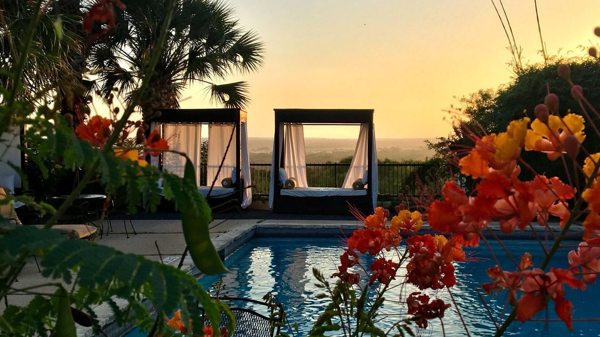 Castroville Hotel | Hillside Boutique Hotel