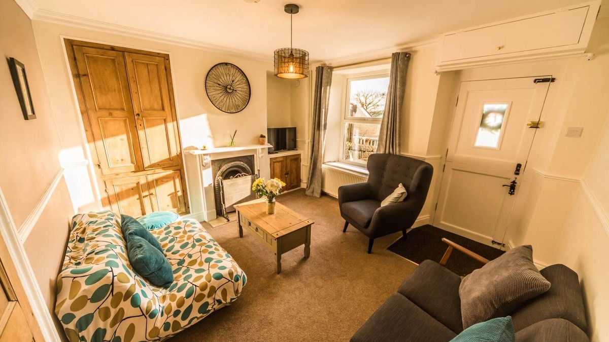 Matlock Cottage | Hillside cottage in Matlock, No Deposit
