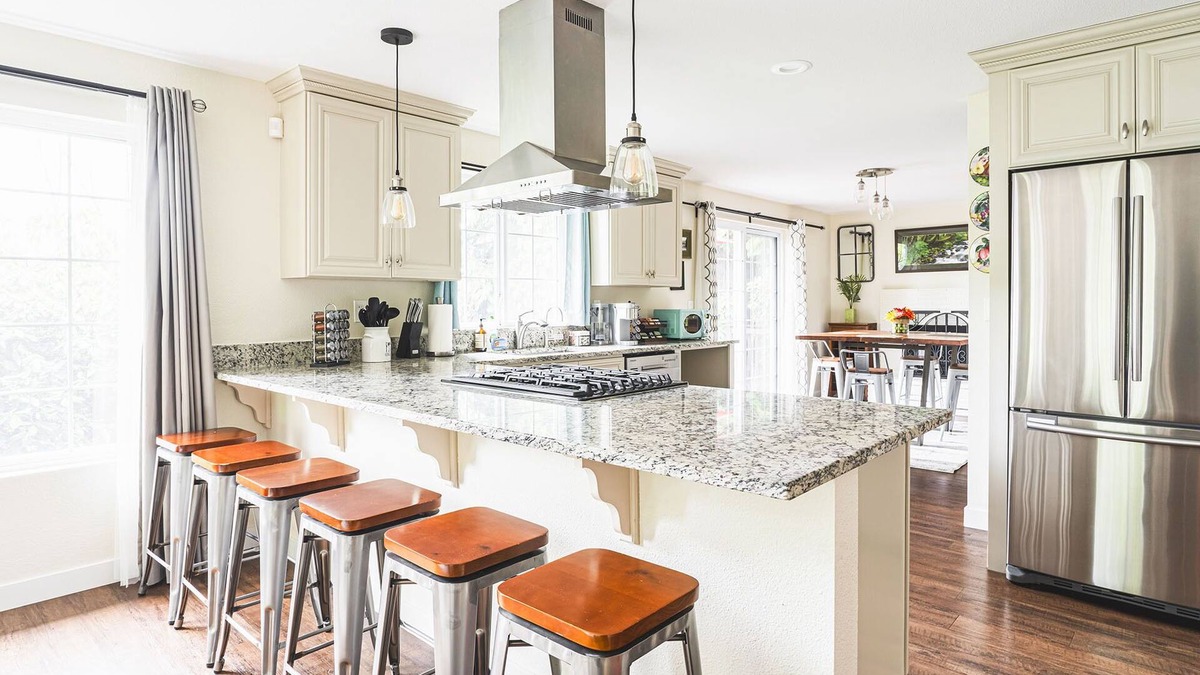 Issaquah House | Hillside Cottage w/Chef's Kitchen miles from Seattle