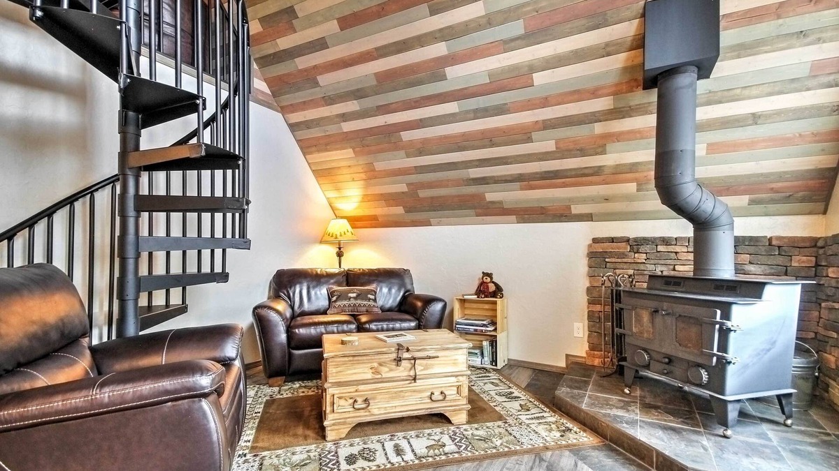 Cripple Creek Cabin | Hillside Cripple Creek Cabin w/Hot Tub, Mtn Views