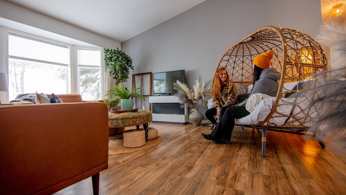 Tumbler Ridge House | Hillside Hideaway in the foothills of the Rockies