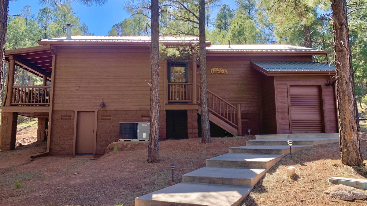 Show Low Cabin | Hillside Hideaway Cabin with a Relaxing View of the Pines! Near Hiking & Lakes!