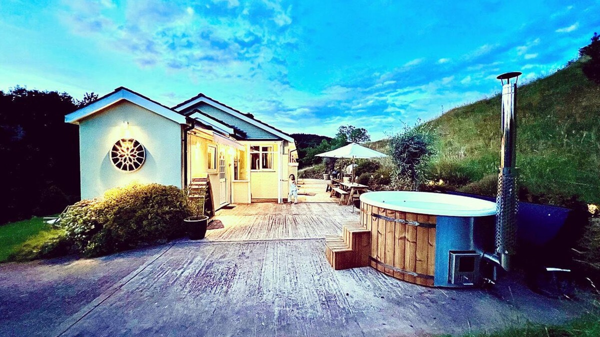 Redbrook House | Hillside Hideaway in Gloucestershire