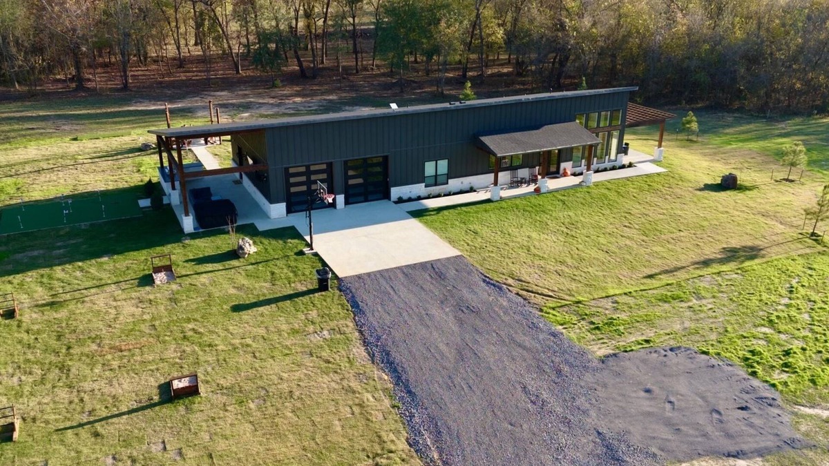 Albany Cabin | Hillside Hideaway