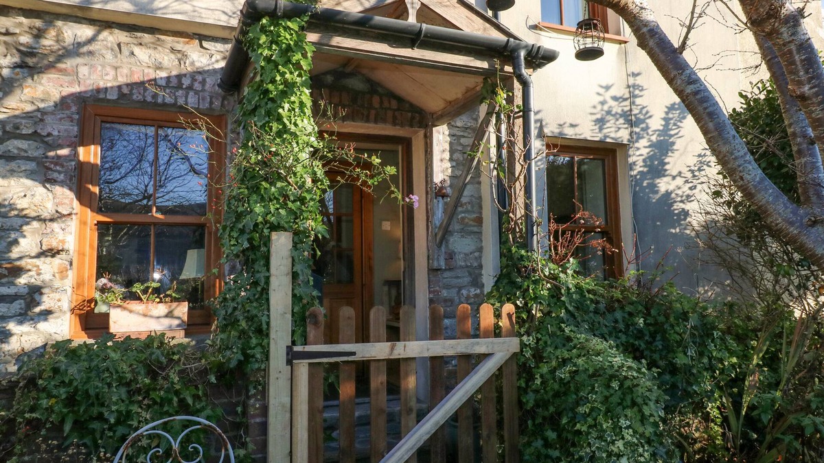 Pentre Cottage | Hillside Holiday Cottage