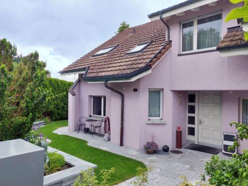 Hildisrieden House | Hillside Homestay near Luzern by Menbergs Harmony Homestay