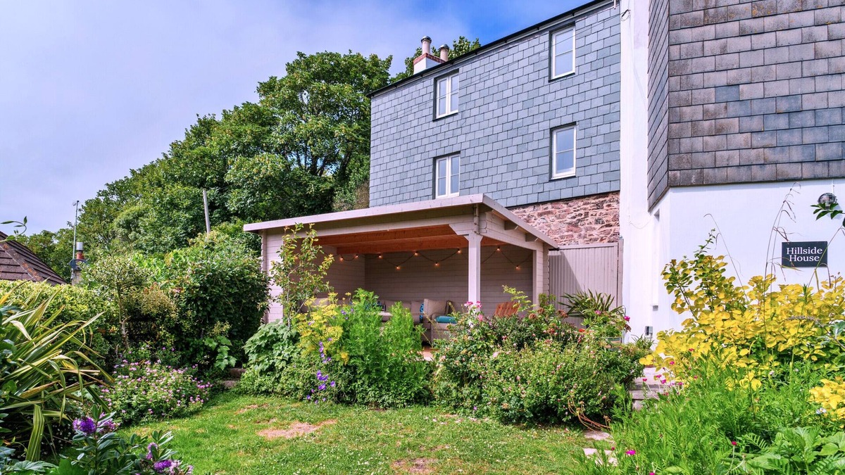 Kingsand Cottage | Hillside House