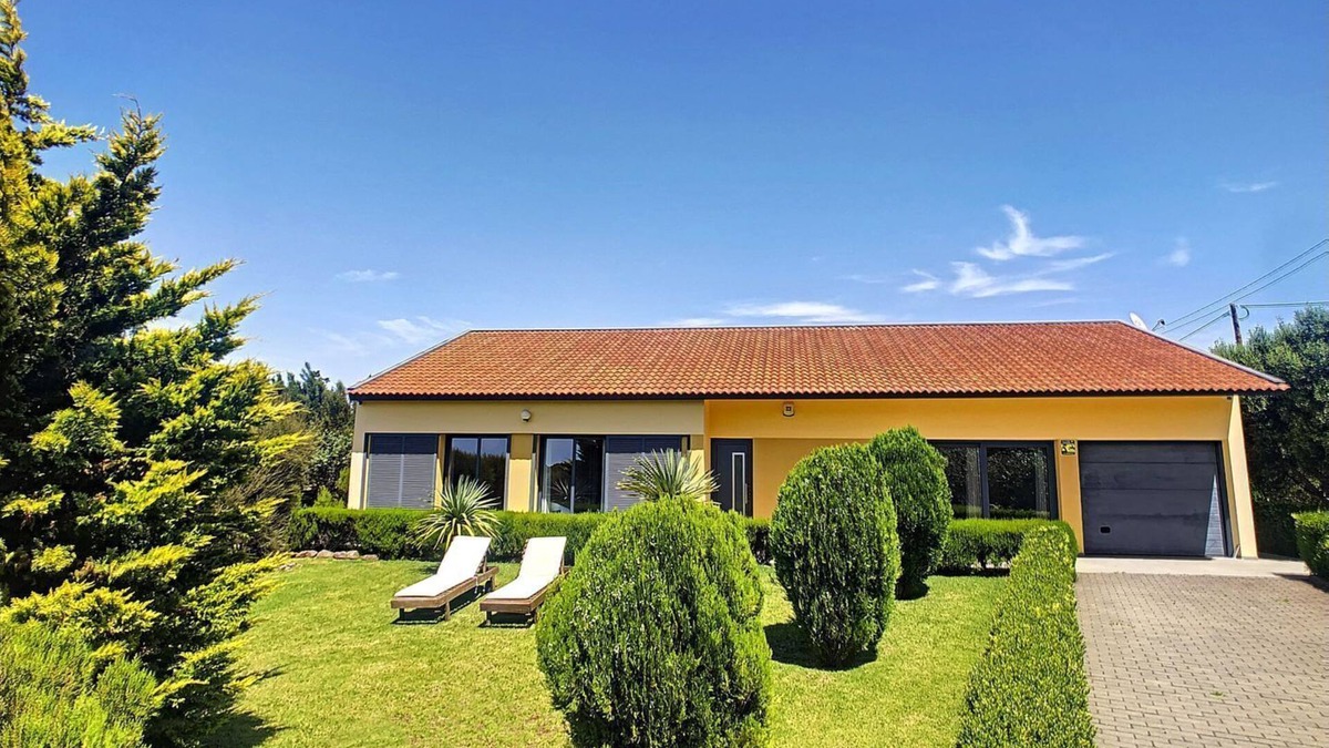 Porto Moniz House | Hillside House by LovelyStay