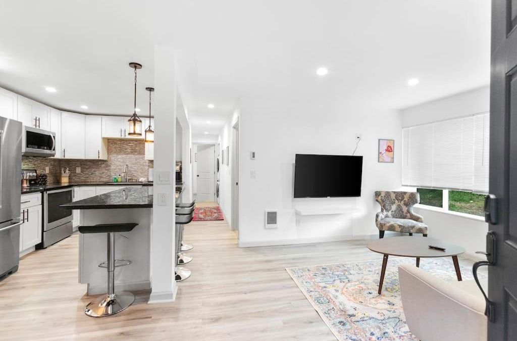North Beacon Hill Apartment | Hillside in Seattle - updated and well appointed.