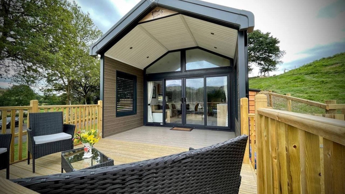 Rhayader Cottage | Hillside Lodge - Cabin sleeping 6 guests in 1 bedroom