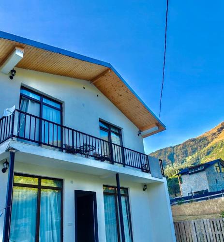 Bagvdanari Villa | Hillside Mestia ჰილსაიდ მესტია