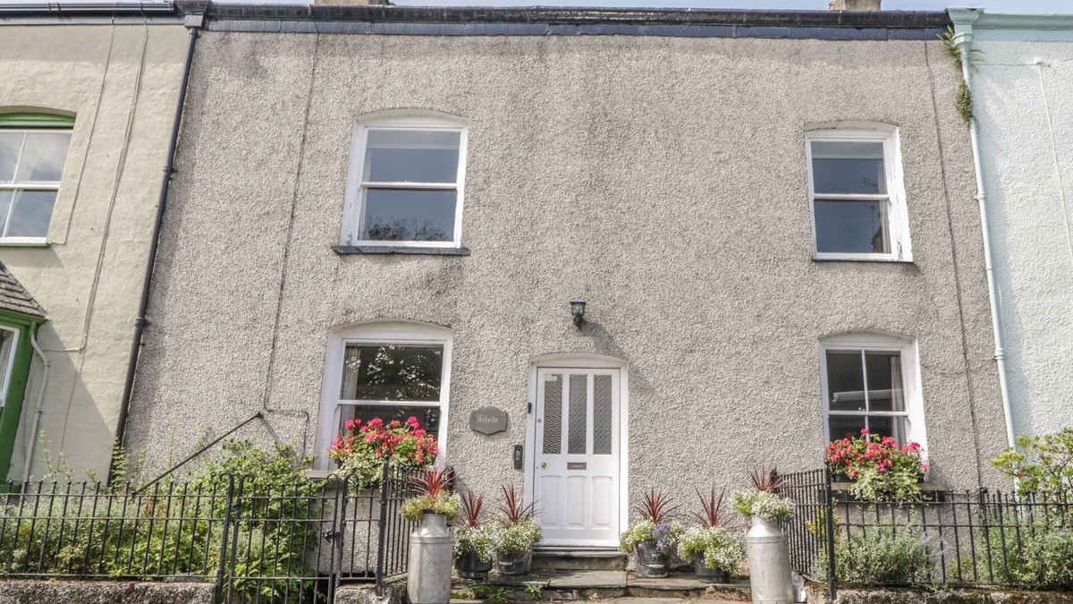 Duddon Valley Cottage | HILLSIDE, pet friendly, with open fire in Broughton-In-Furness