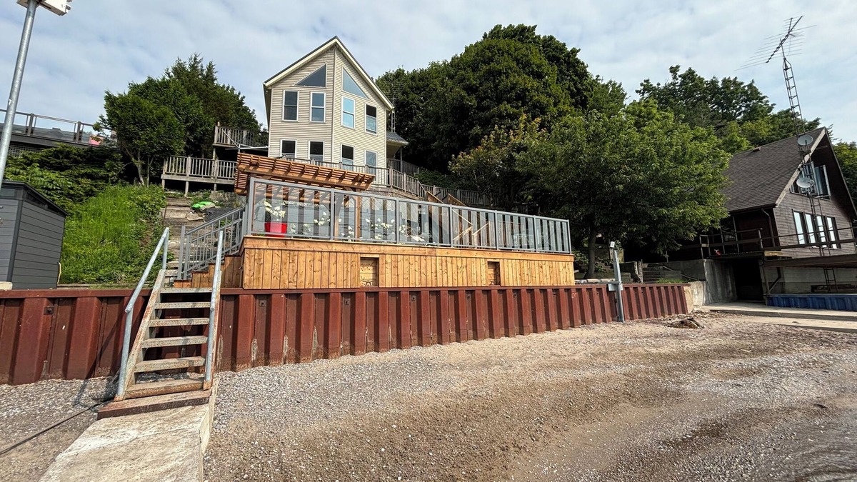 Normandale Cottage | - Hillside Shores Cottage – Scenic Decks, Cozy Vibes & Private Owned Beach