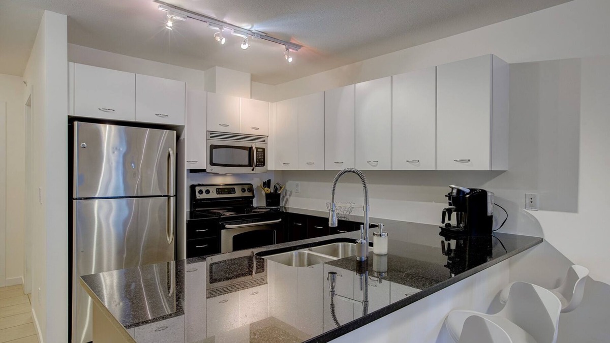 North Glenmore Apartment | Hillside view at the Verve - Pet Friendly