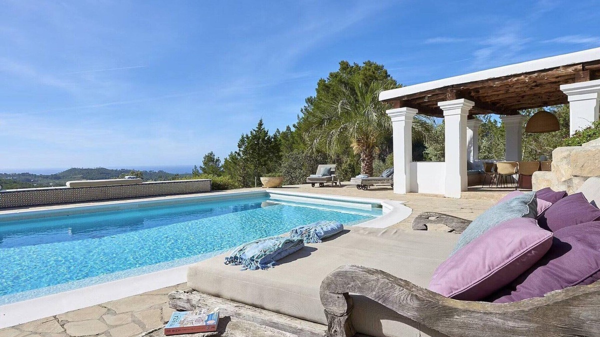 Sant Joan de Labritja Villa | Hillside villa with sea-views