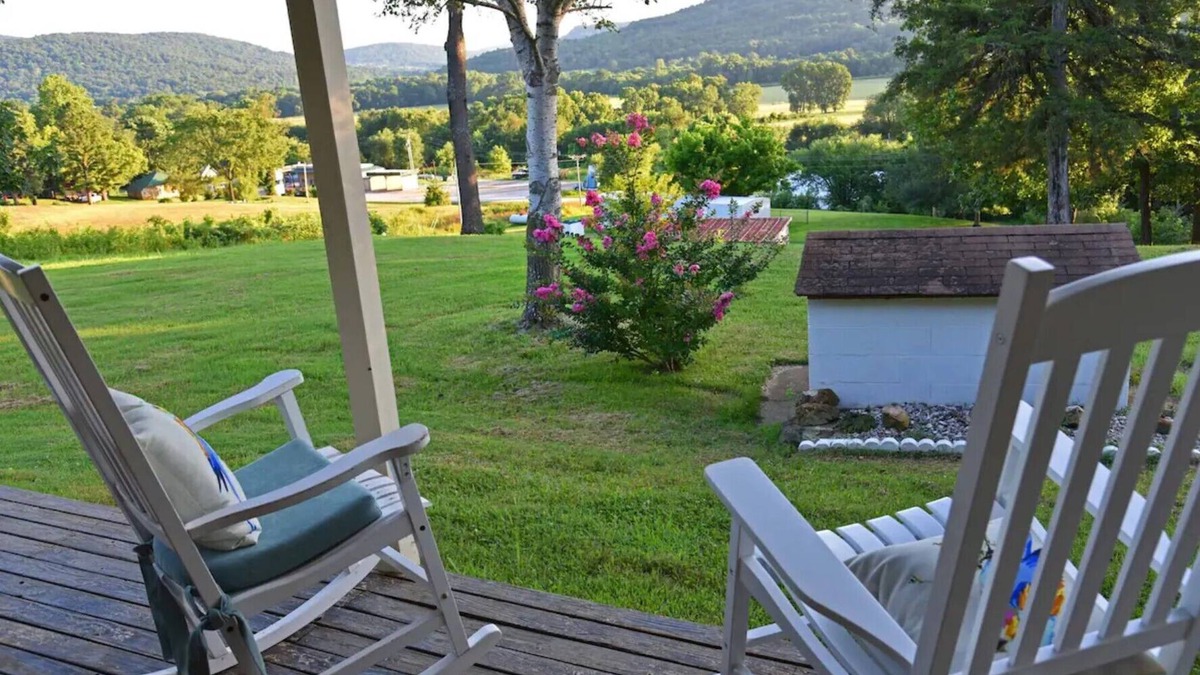 Kingston House | Hillsong Cottage, nestled in the Arkansas Ozarks