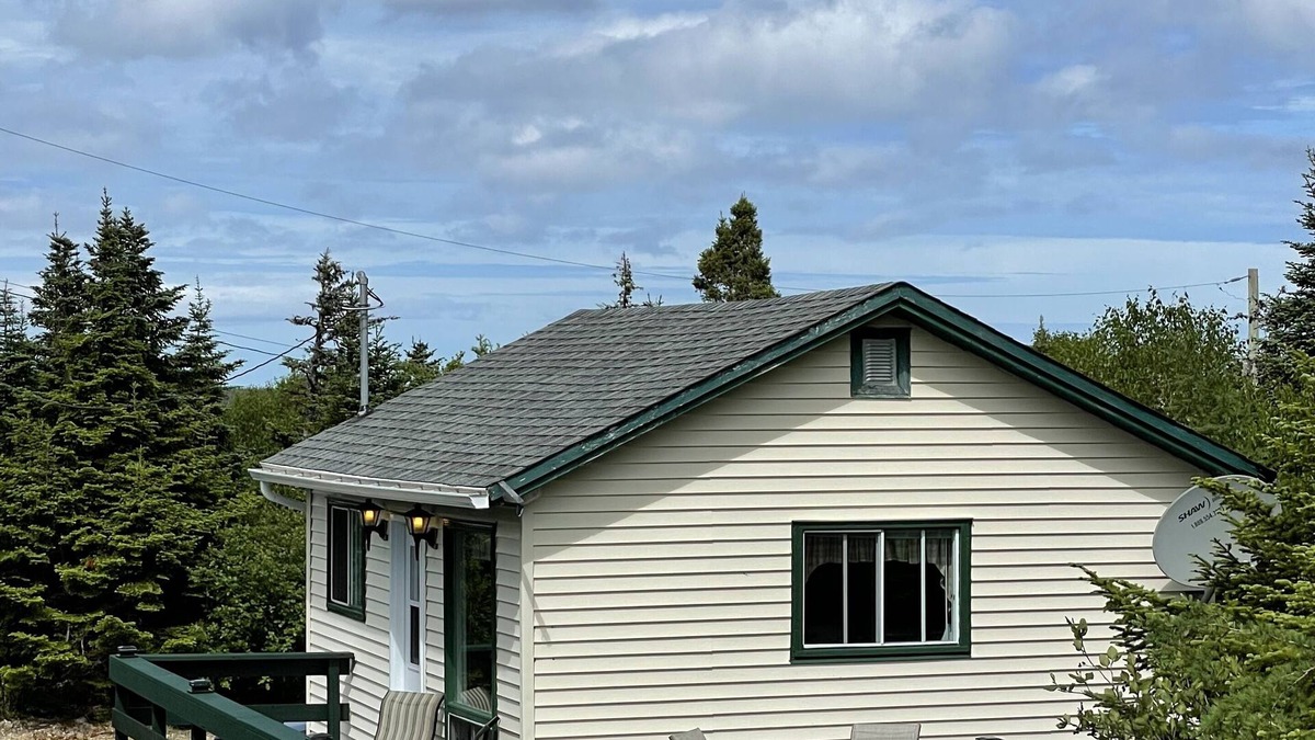 Cape Broyle Cottage | Hilltop Cottage steps from East Coast Trail, fishing & whale watching
