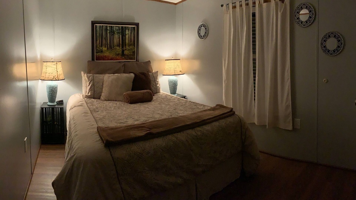 Murphysboro Cottage | Hilltop Cottage