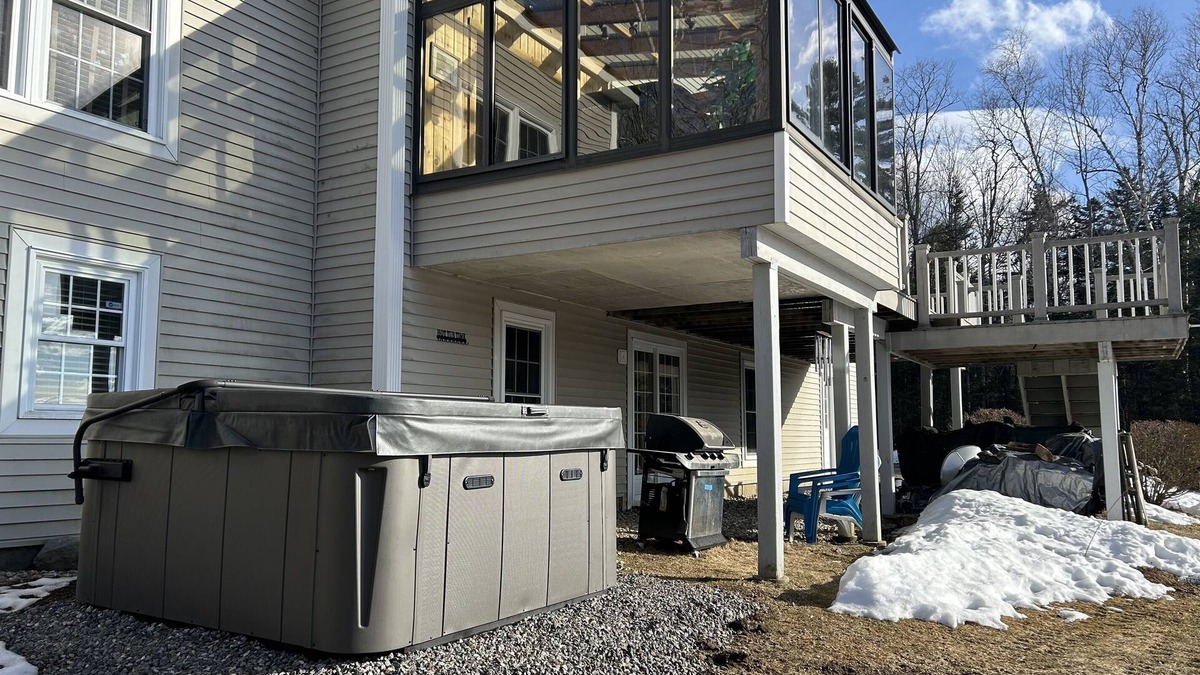 Stratton and Bromley Ski Areas House | Hilltop getaway near multiple ski mountains