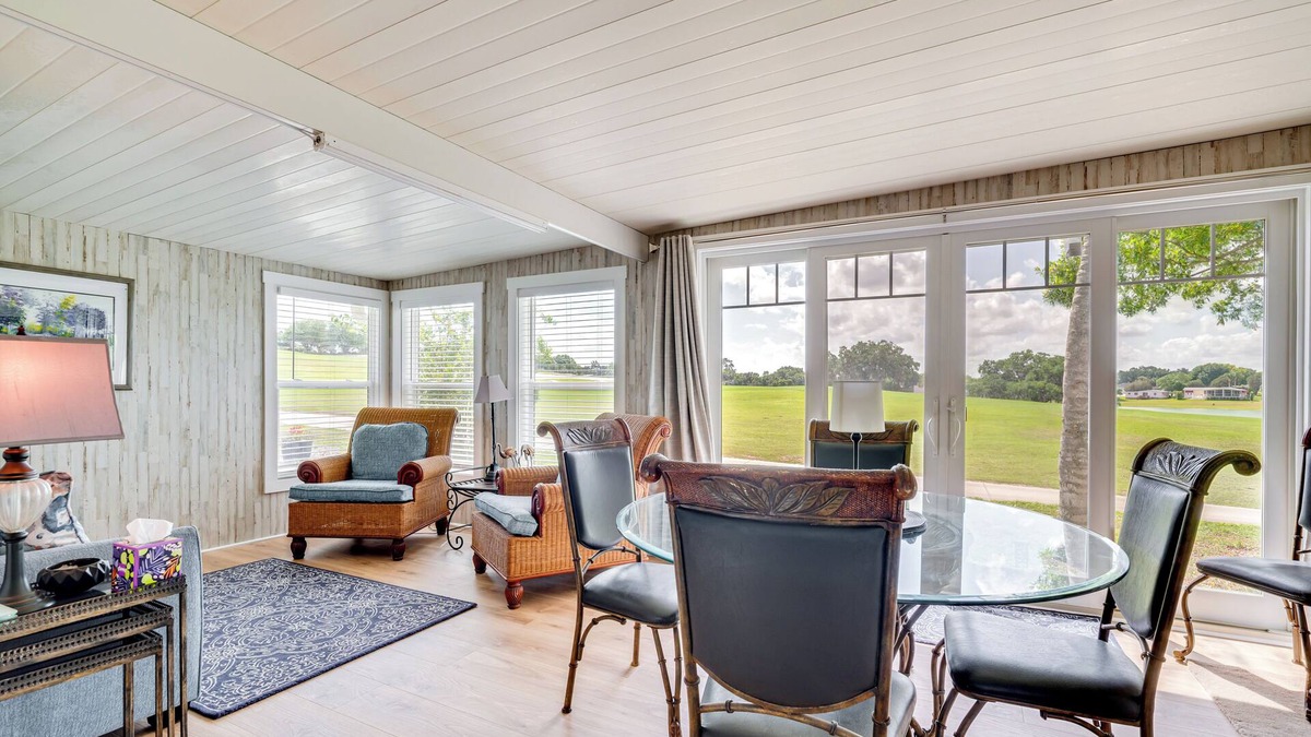 The Villages Cottage | Hilltop Golf Course Cottage in The Villages!