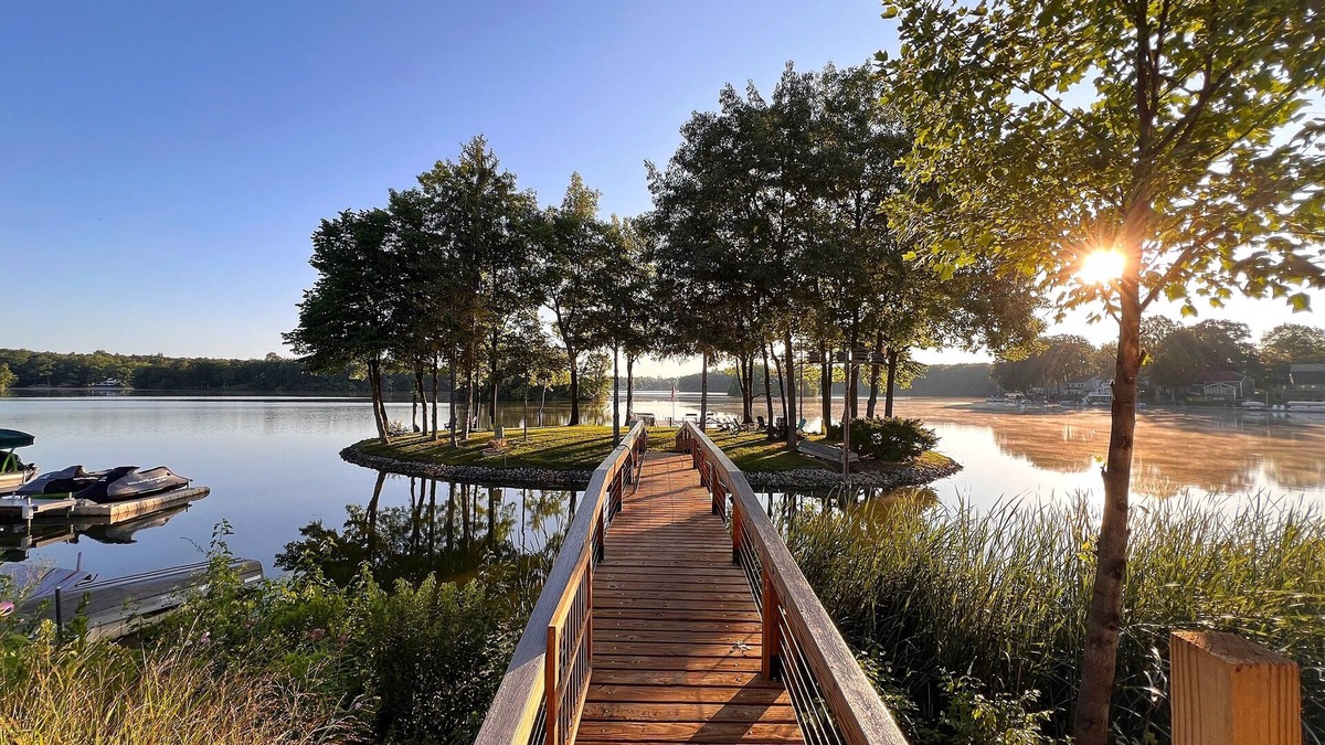 Rome City House | Hilltop Haven + Arbor Island | 5BR/4BA | Hot Tub, Fire Pit, Pier, Kayak/SUP