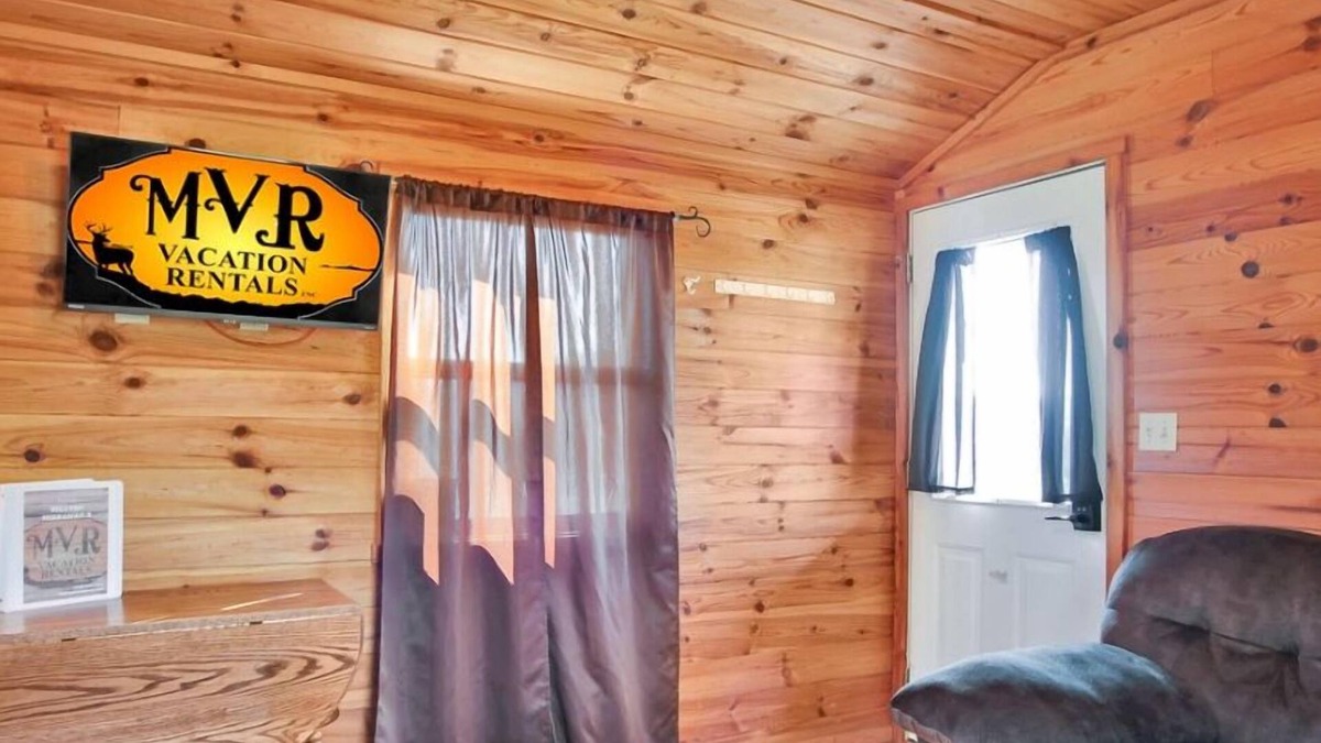 Knoxville House | Hilltop Hideaway 2 - Special Rates for 30 day stays!