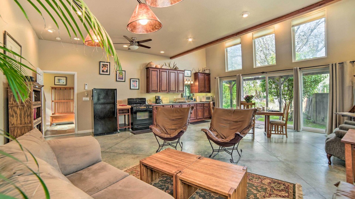 Vichy Springs Apartment | 'Hilltop Loft' Ukiah Vacation Rental!