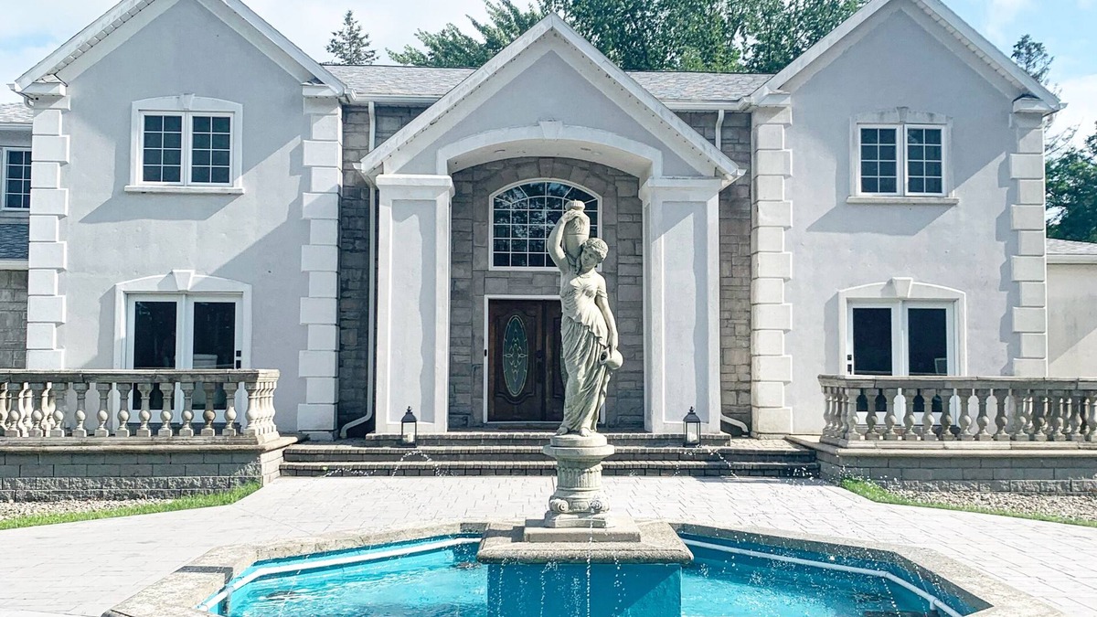 Niskayuna Villa | Hilltop Mansion Near Saratoga @ Rebecca's Fountain with Chef, Masseur & Fun
