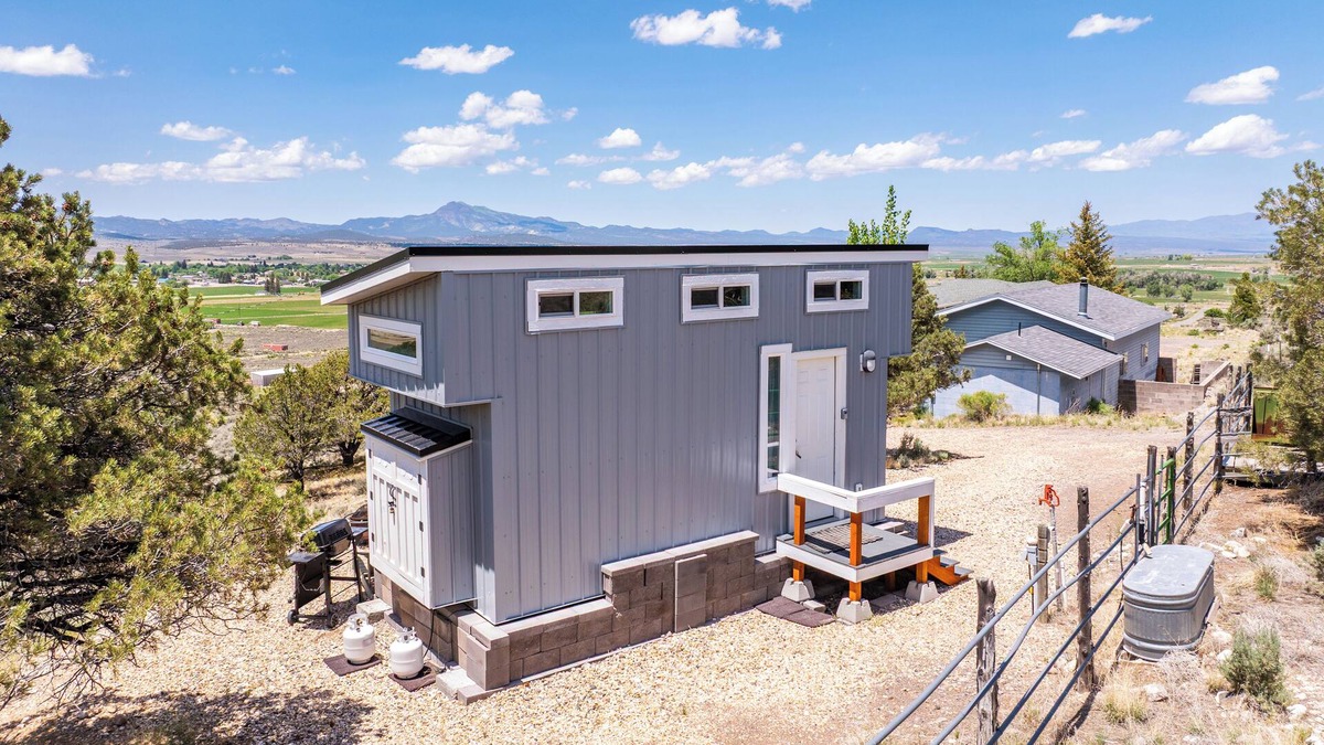 Panguitch Apartment | Hilltop Tiny Home (Panguitch Utah)