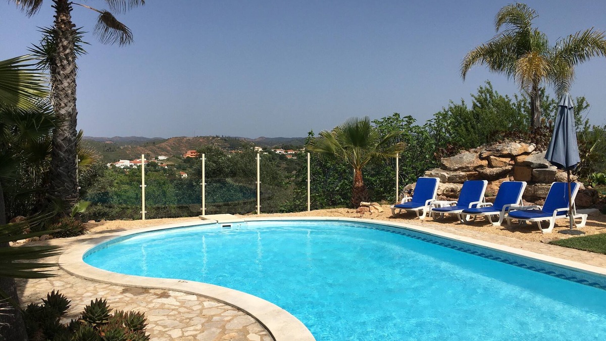 Silves Villa | Hilltop villa with stunning views,. Inc. air-con,and BBQ. n