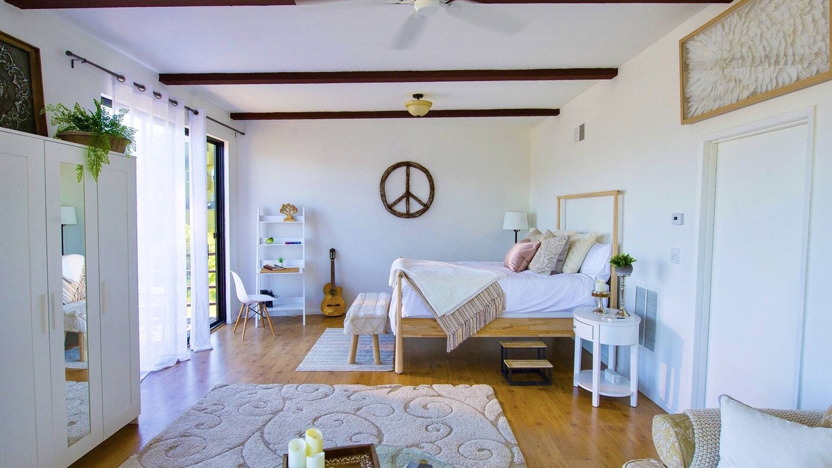 Hollywood Hills West Apartment | ☮️HILLTOPIA- PERFECT RETREAT W/EPIC VIEWS!