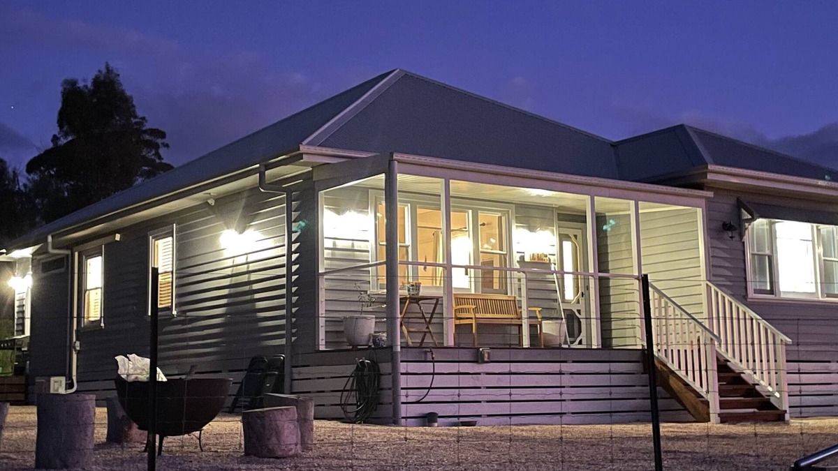 Baringhup Other | Hillview Country House - Luxury Retreat near Maldon, Best Views, Firepit & Deck