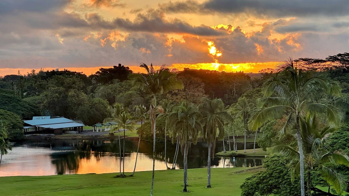 Hilo Condo | Hilo Lagoon Retreat – 2BR w/View, A/C, Pool