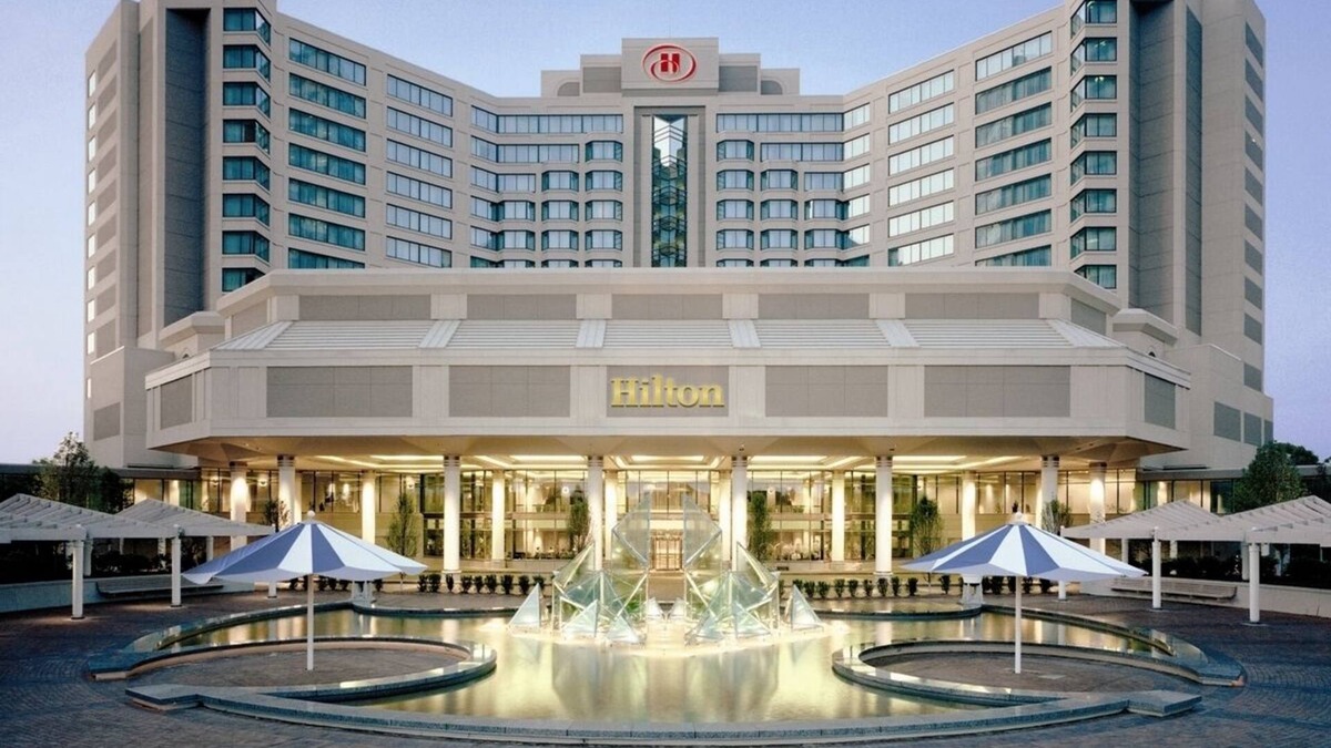 East Brunswick Hotel | Hilton East Brunswick Hotel & Executive Meeting Center