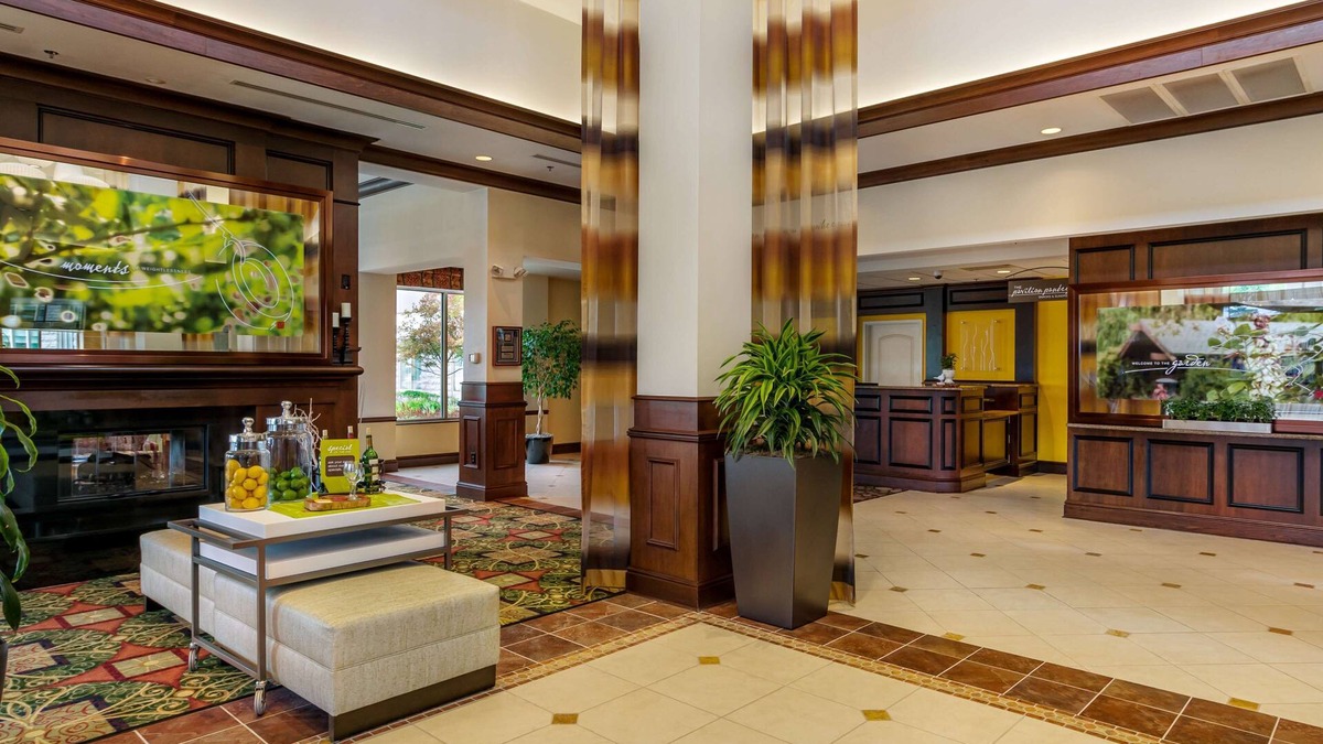 Mayfield Hotel | Hilton Garden Inn Cleveland East/Mayfield Village