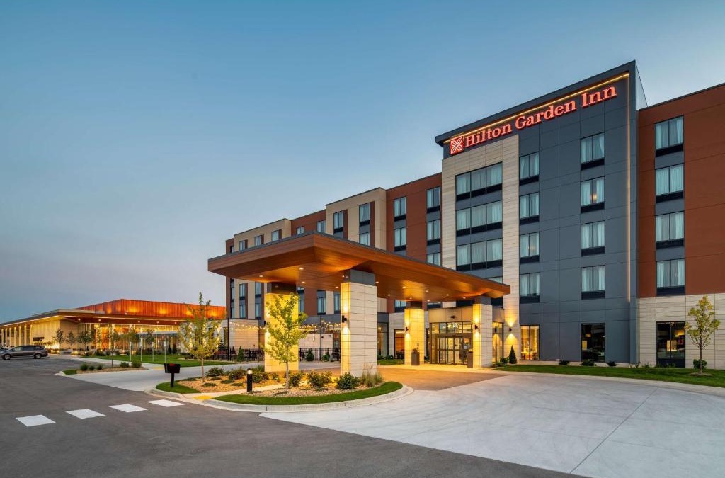 Brookfield Hotel | Hilton Garden Inn Milwaukee Brookfield Conference Center