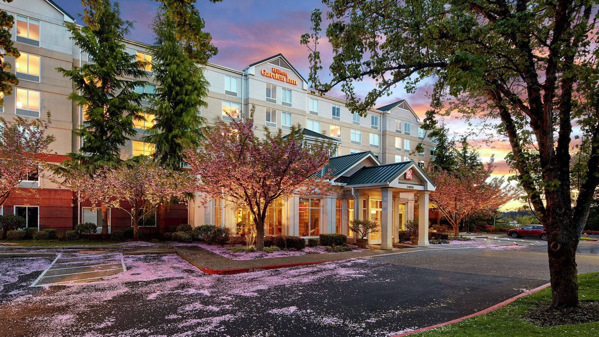 Lake Forest Hotel | Hilton Garden Inn Portland/Lake Oswego