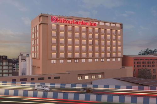 Surat Hotel | Hilton Garden Inn Surat City Centre