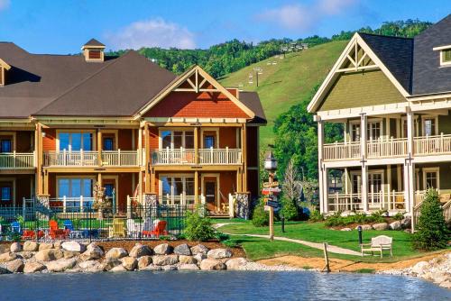 The Blue Mountains Resort | Hilton Grand Vacations Club Blue Mountain Canada
