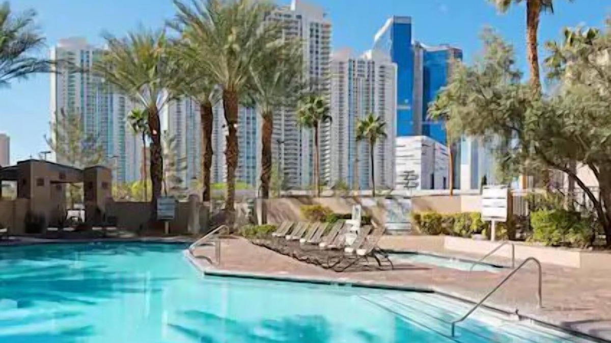 Las Vegas Condo | Hilton Grand Vacations Club on Paradise - 1 Bedroom