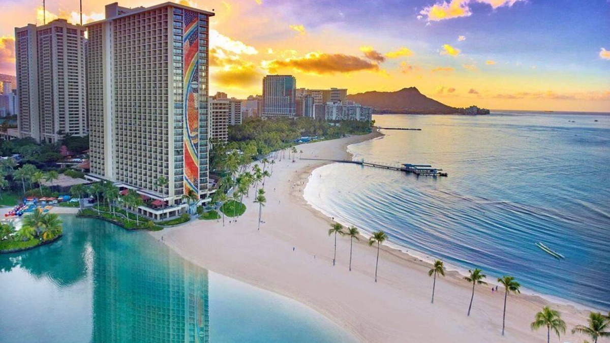 Waikiki Resort | Hilton Hawaiian Village Lagoon
