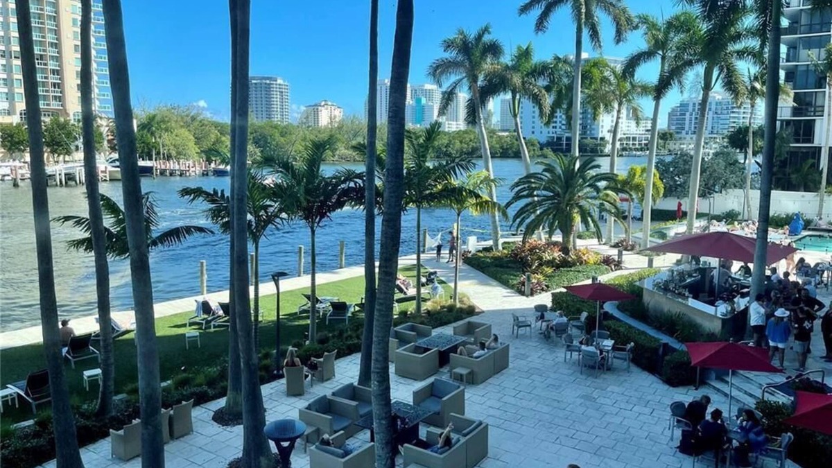 East Fort Lauderdale Apartment | Hilton Penthouse Suite with Luxury Hotel Amenities