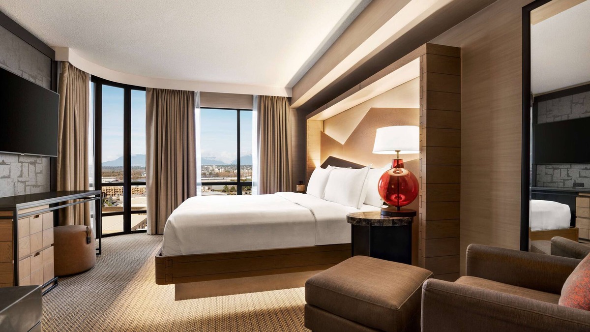 Richmond City Centre Hotel | Hilton Vancouver Airport