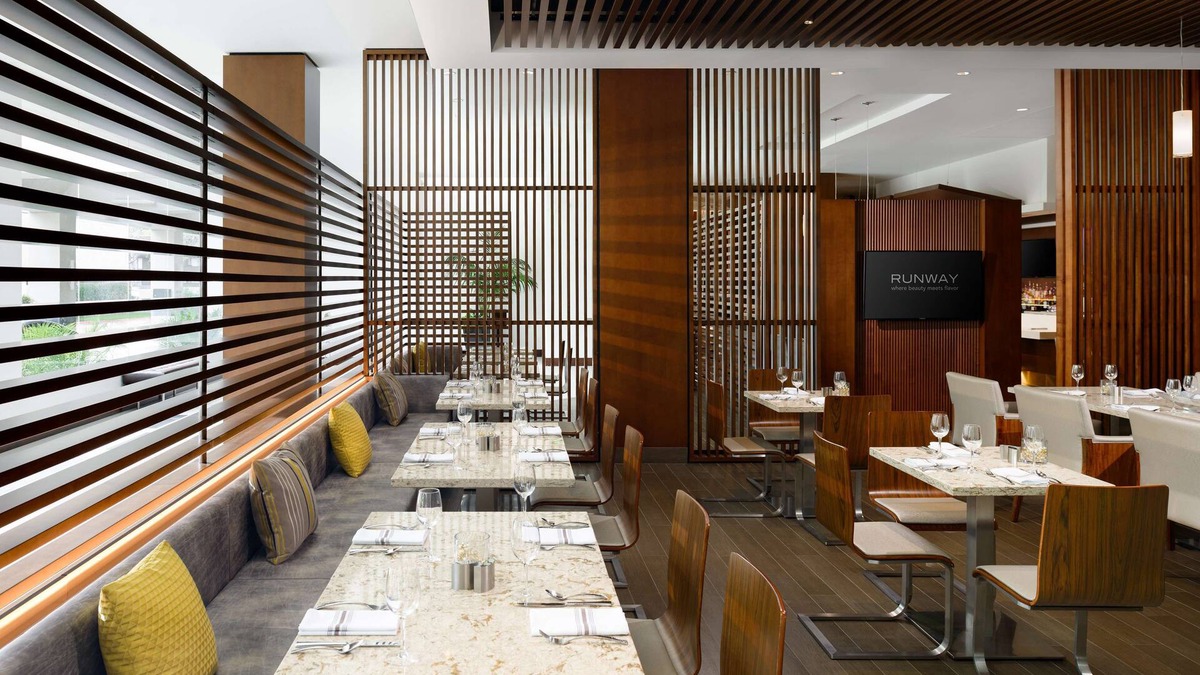 Warner Center Hotel | Hilton Woodland Hills/Los Angeles