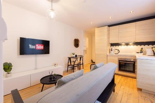 Cret de Roc Apartment | HIMA, Beau T2 rénové à neuf Châteaucreux Gare