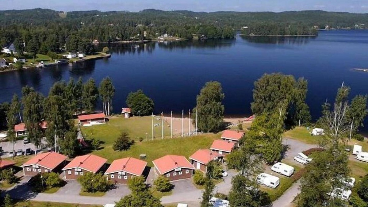Hindas Hotel | Hindås lake cabins