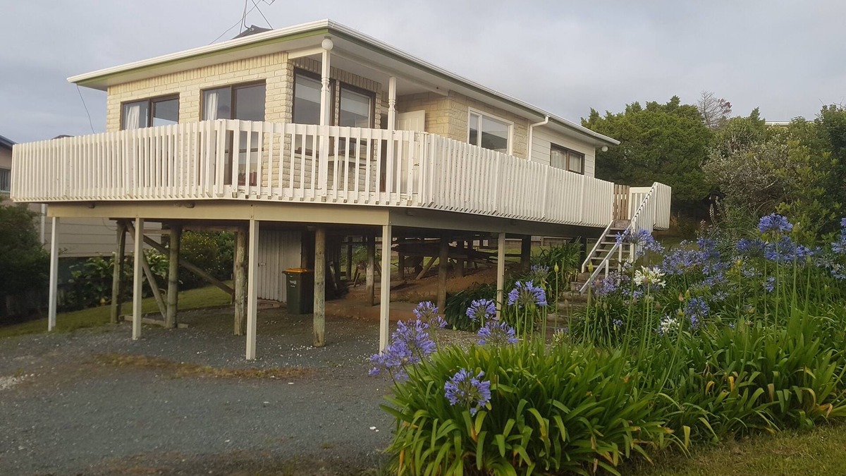Snells Beach House | Hinemoa Views, Snells Beach, Ocean and land views.