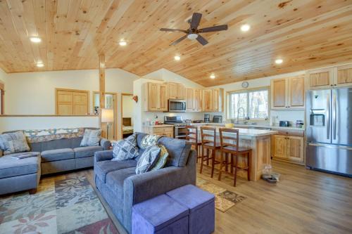 Hines House | Hines Vacation Rental with Grill Walk to Lake!