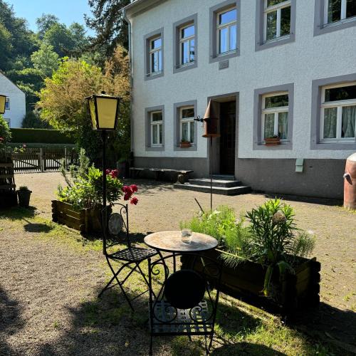 Korperich House | Hinkelshof - 3 Gästezimmer - naturnah, ökologisch, urig, Selbstversorgerküche